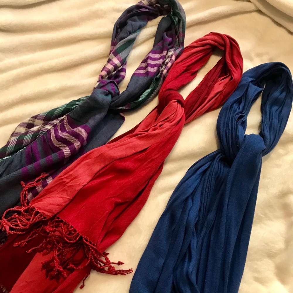 Bundle of 3 scarves